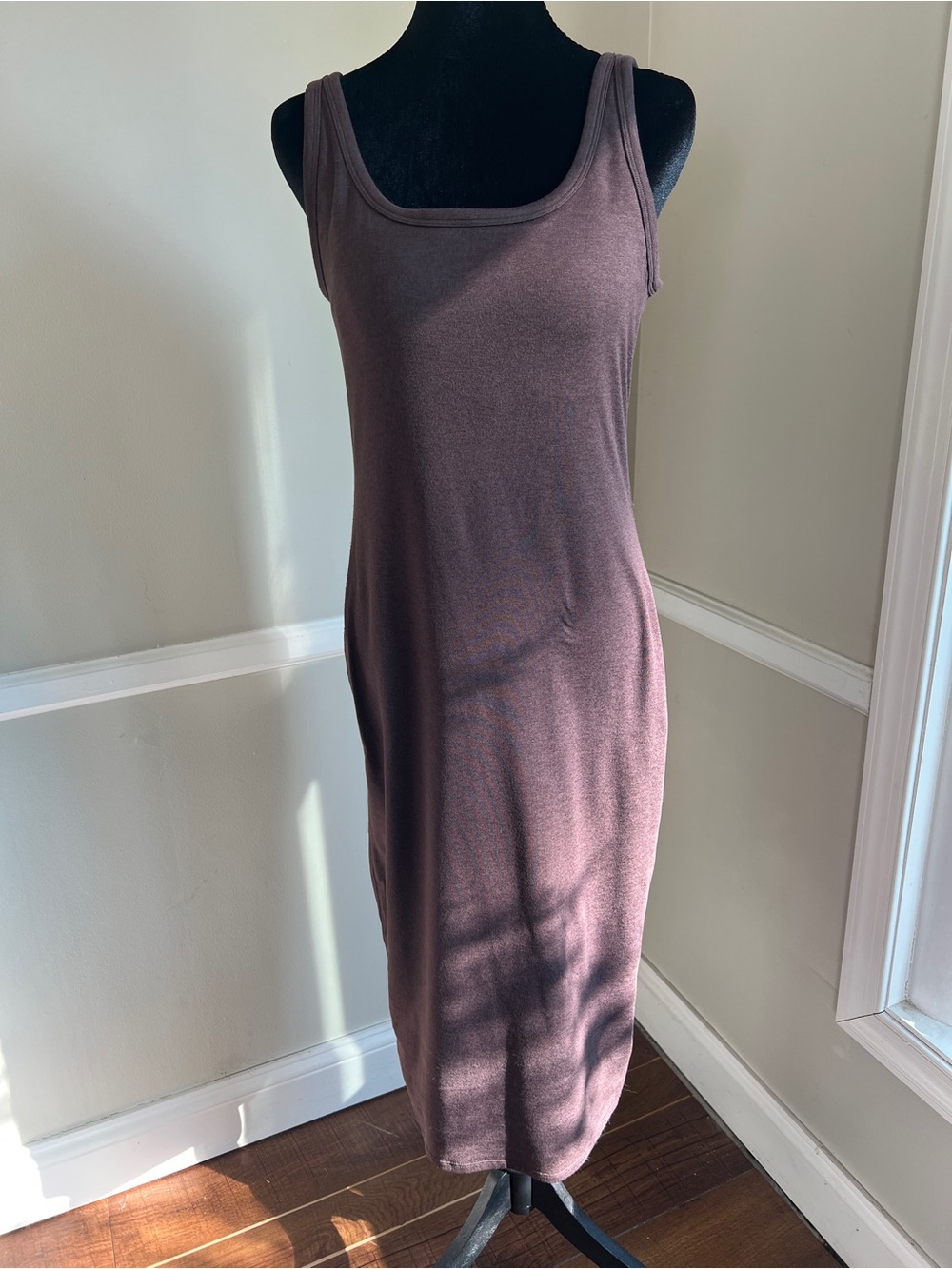 Vuori Sleeveless Midi Dress in Brown